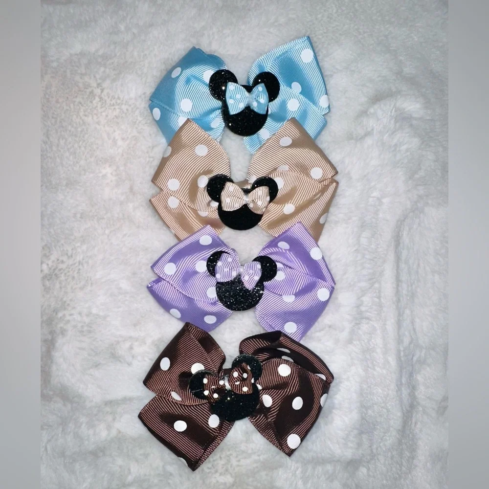 NIB Minnie 4pc Hair Clip Set